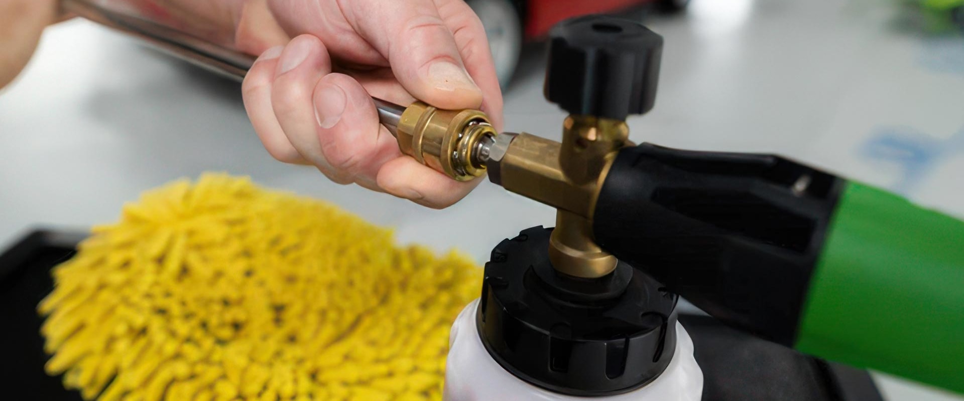 DIY Options for Specialized Tools for Auto Cleaning and Detailing