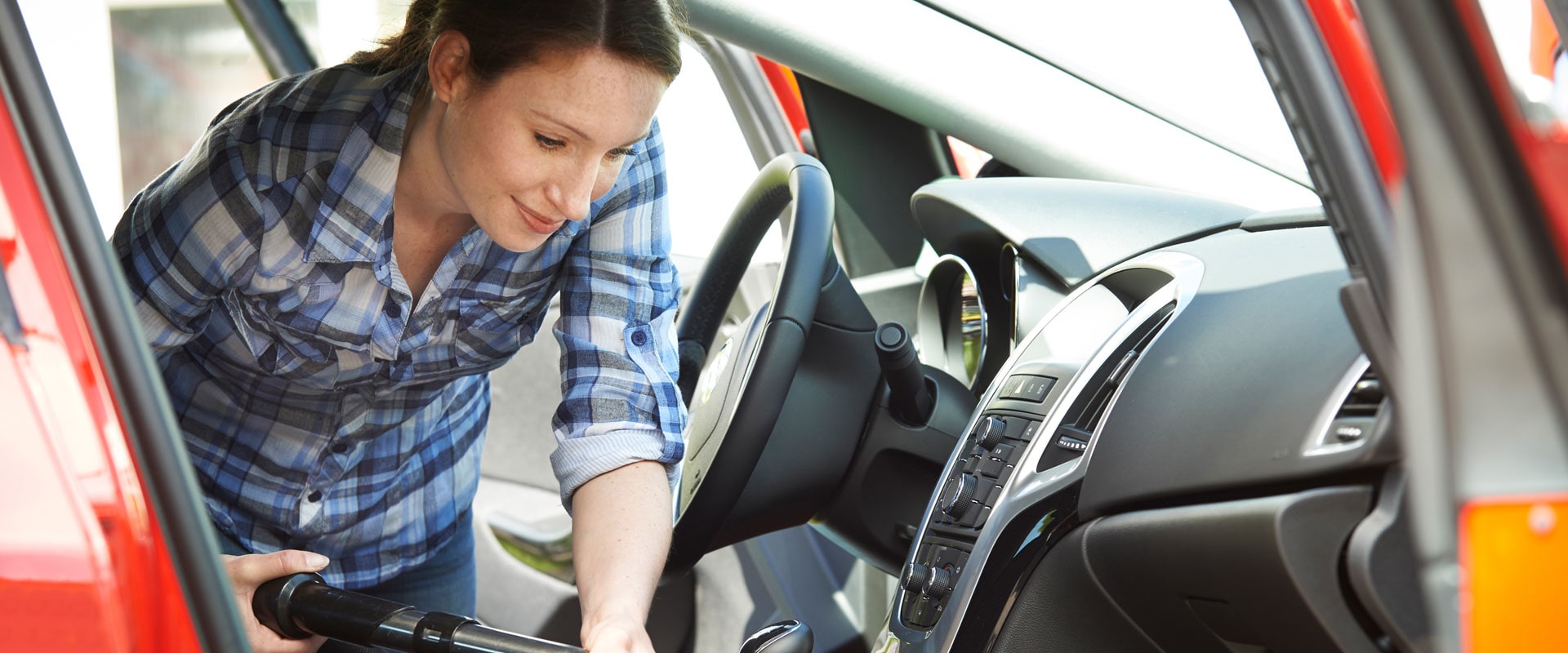 How to Keep Your Car Clean and Well-Maintained with Specialized Tools