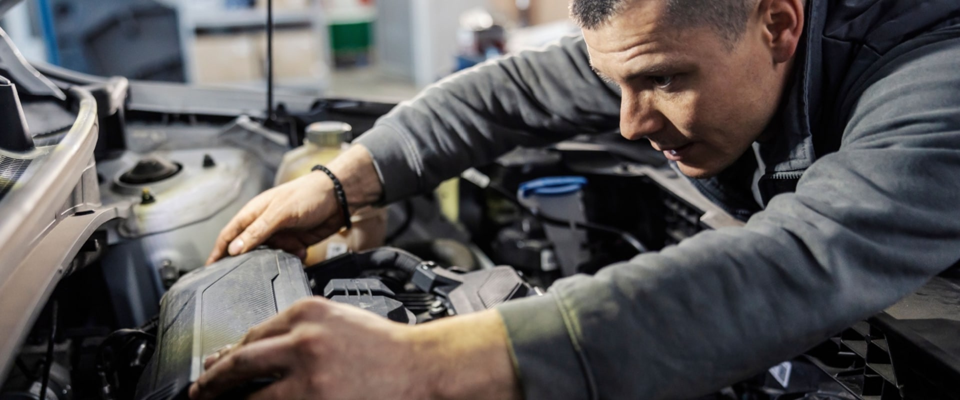 Testing Battery Life and Replacing: A Comprehensive Guide for Car Owners