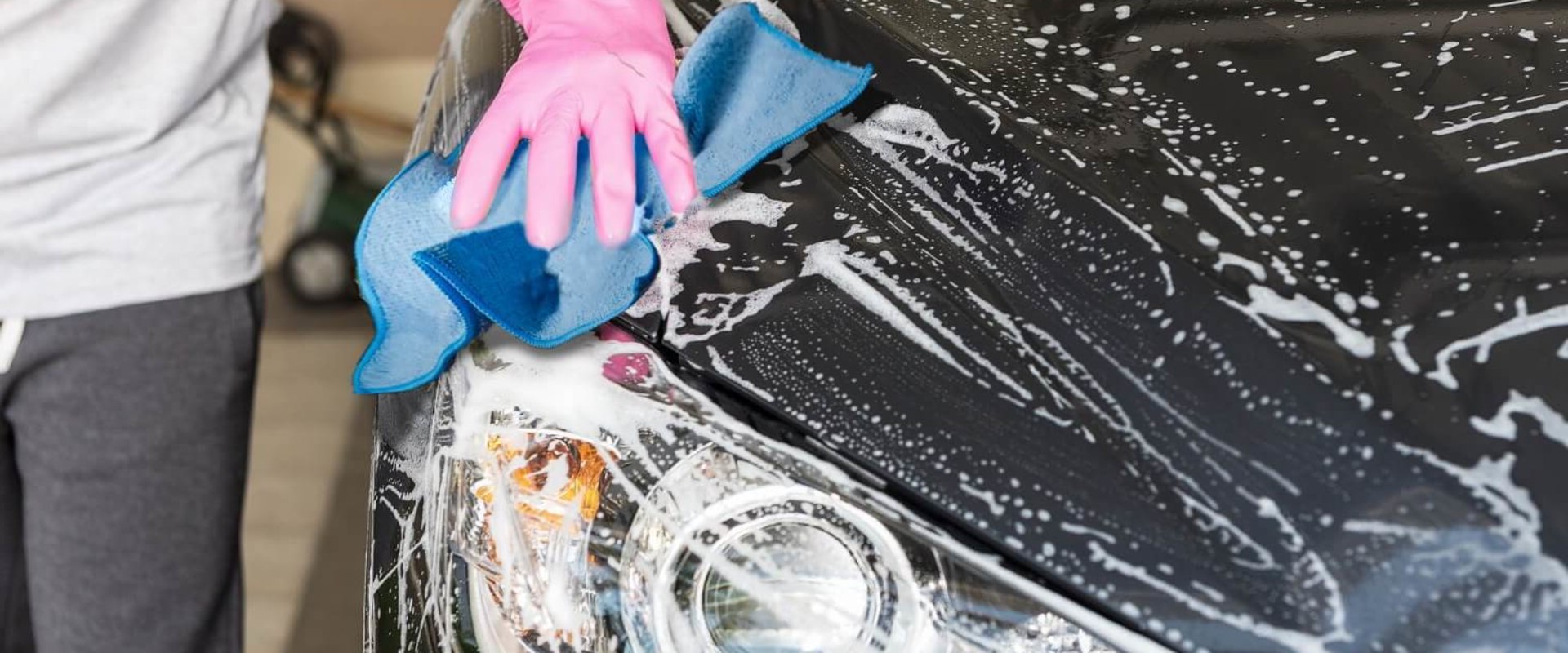 How to Dry Your Car Without Leaving Scratches